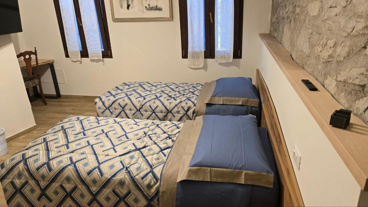 Ca Mandarein Bed and Breakfast Quattro Castella Esterno foto