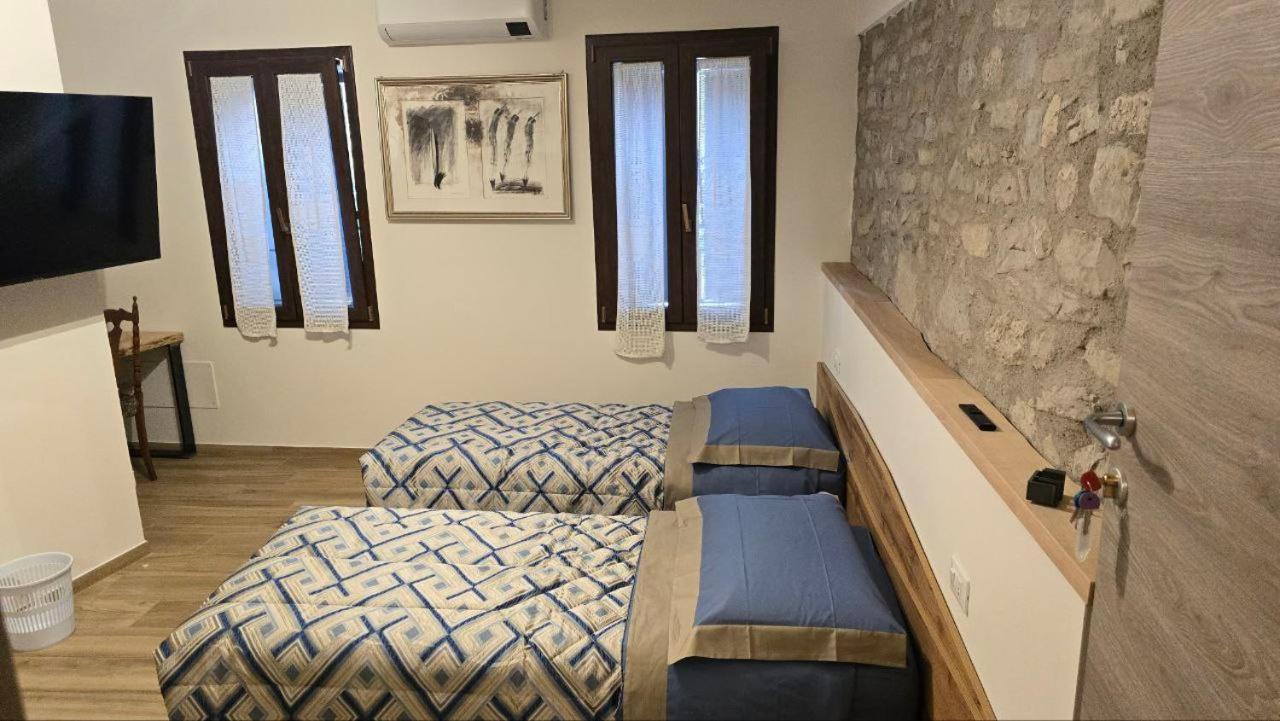Ca Mandarein Bed and Breakfast Quattro Castella Esterno foto