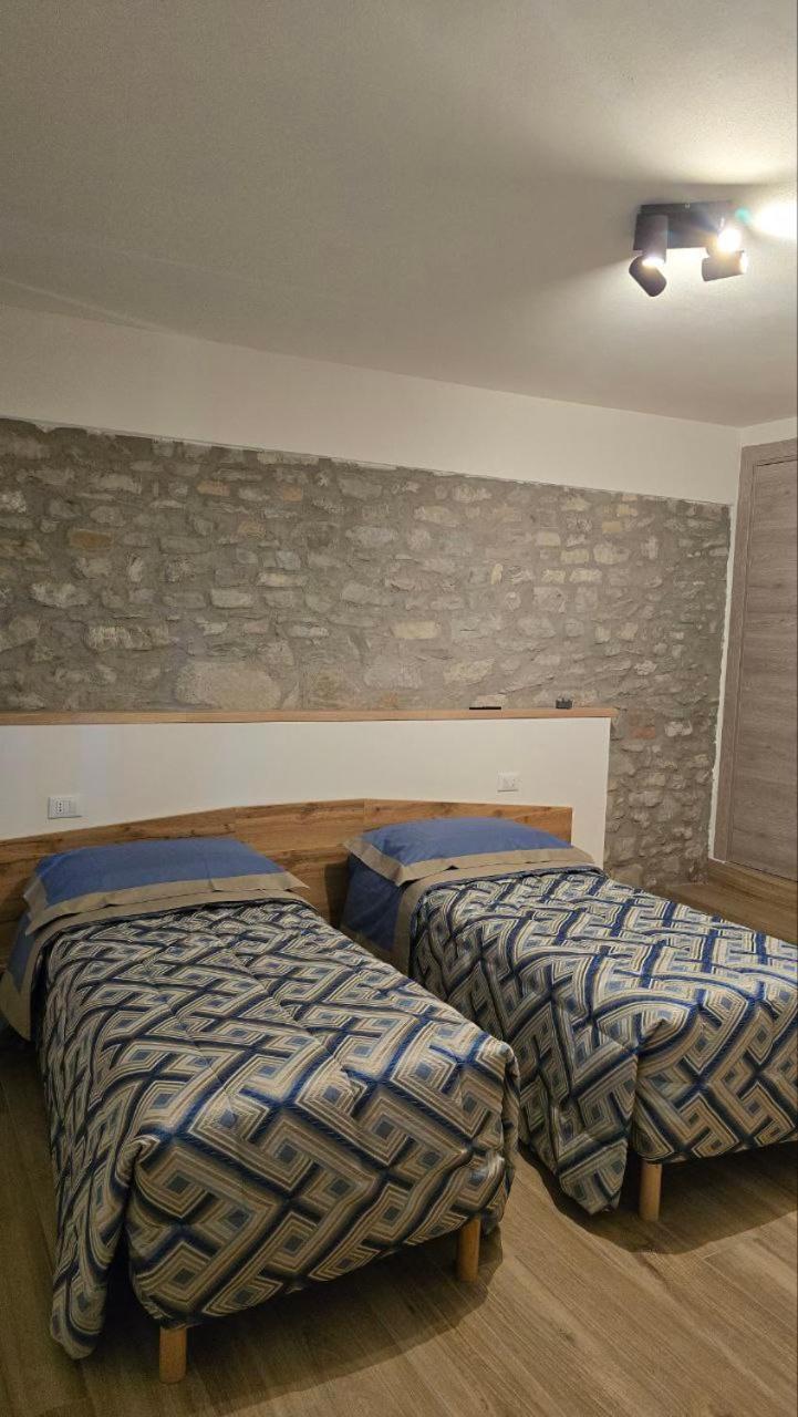Ca Mandarein Bed and Breakfast Quattro Castella Esterno foto