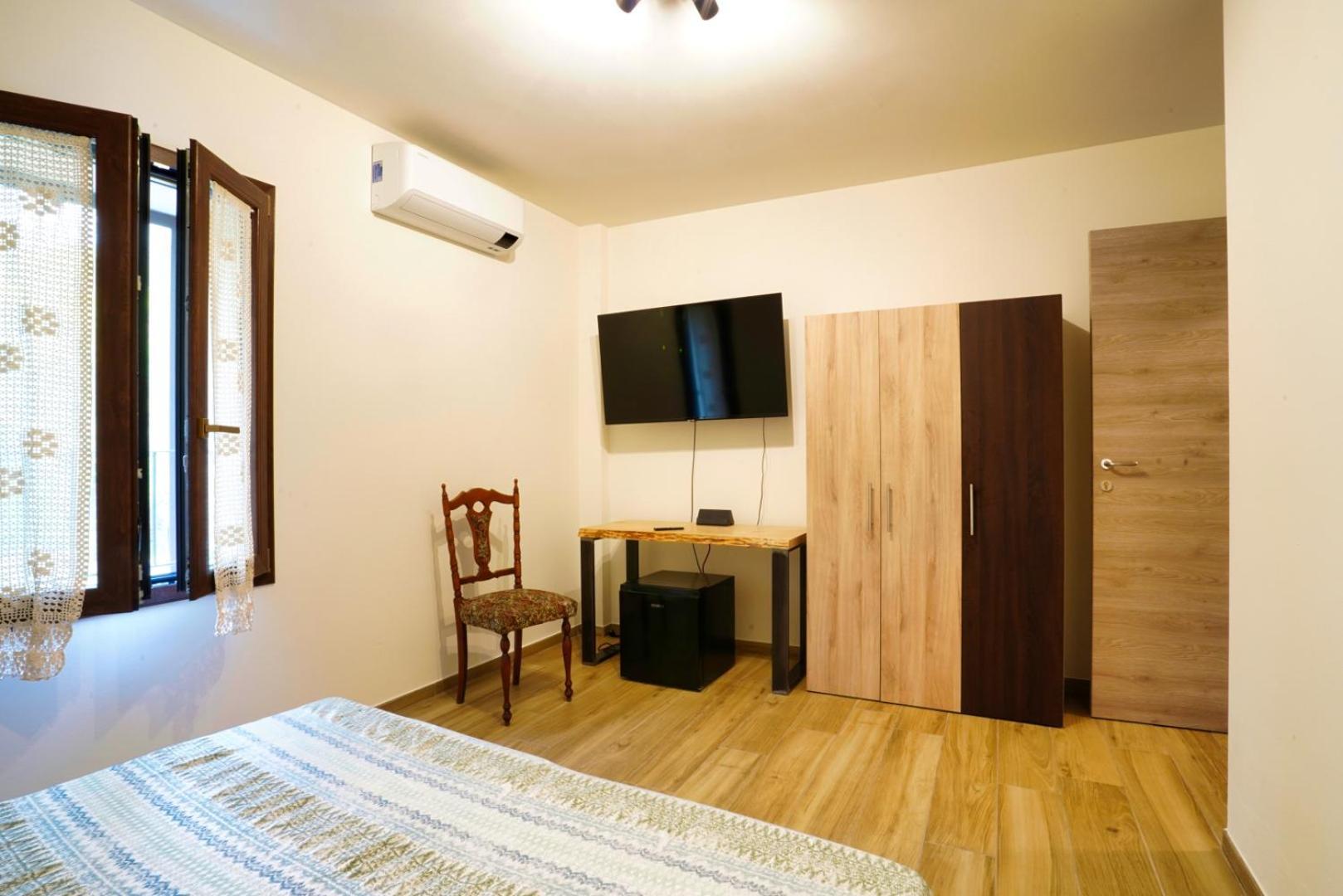 Ca Mandarein Bed and Breakfast Quattro Castella Esterno foto