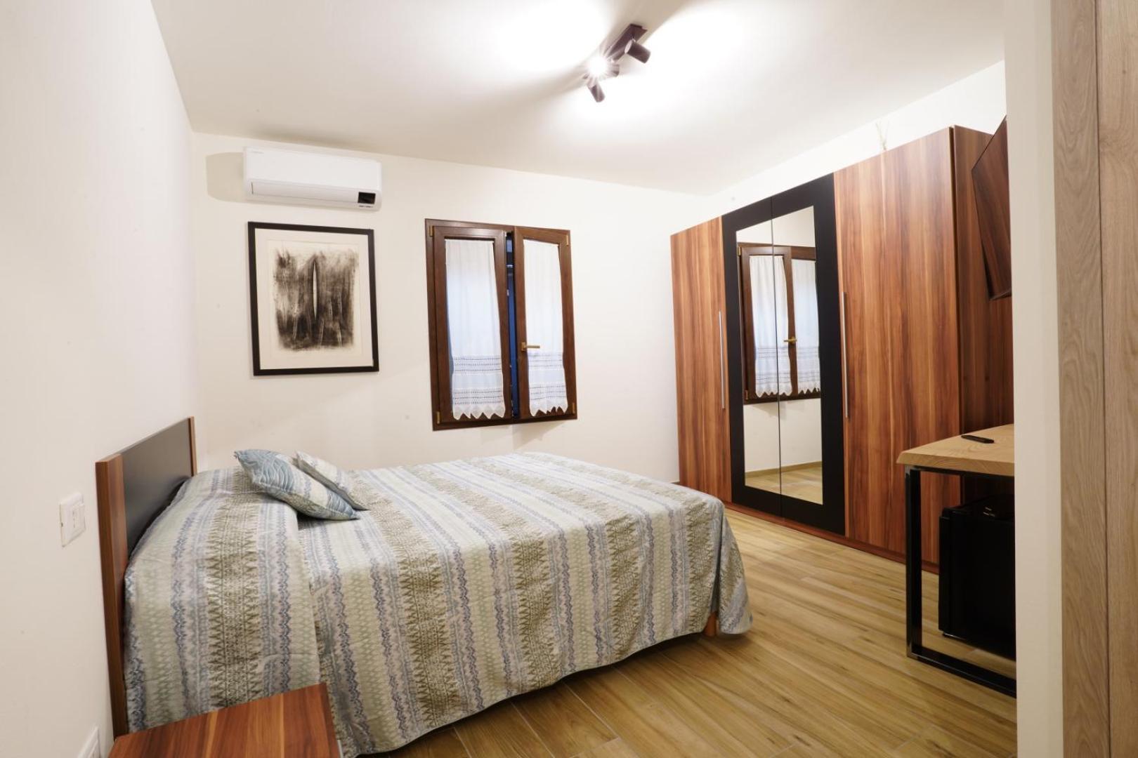 Ca Mandarein Bed and Breakfast Quattro Castella Esterno foto